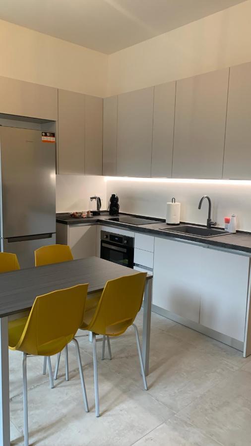Dimora Di Privacy Fronte Parco E Ospedale Di Monza Lissone Exterior foto