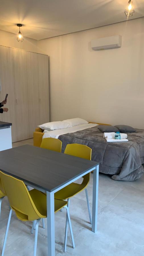 Dimora Di Privacy Fronte Parco E Ospedale Di Monza Lissone Exterior foto