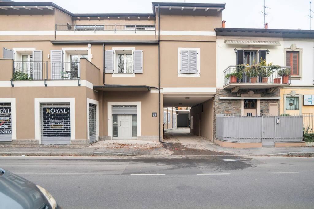 Dimora Di Privacy Fronte Parco E Ospedale Di Monza Lissone Exterior foto